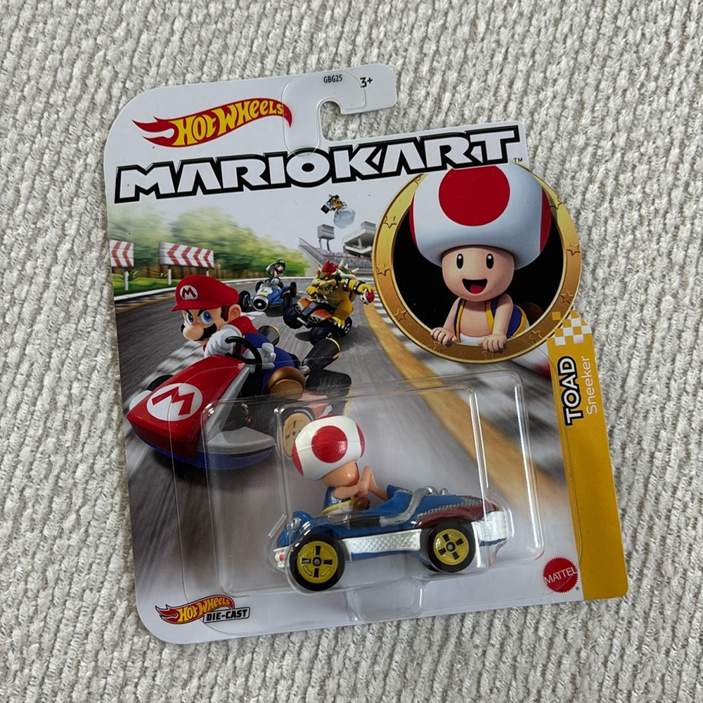 Hot wheels Mario kart toad sneeker die cast NWT